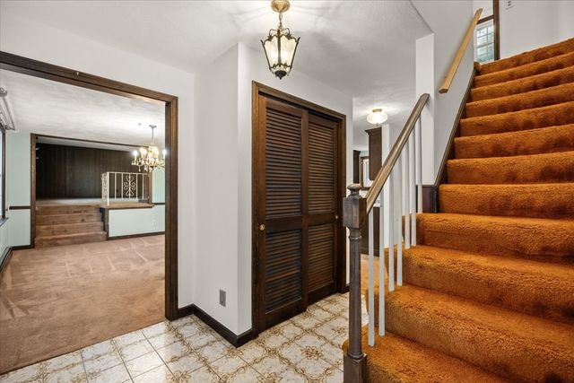 35 Bullard St, Walpole, MA 02081