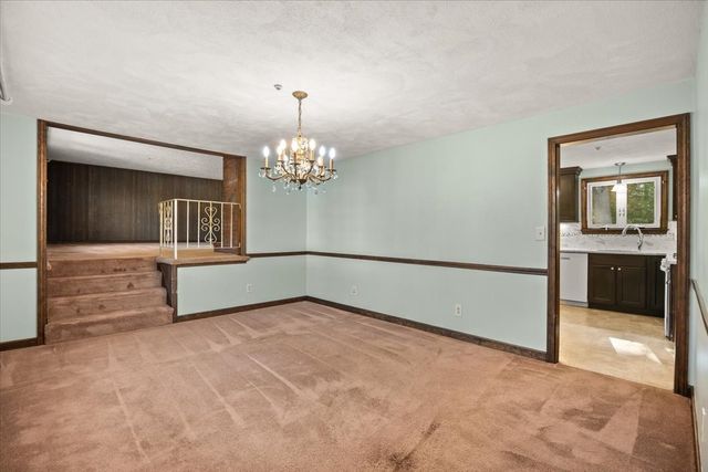 35 Bullard St, Walpole, MA 02081