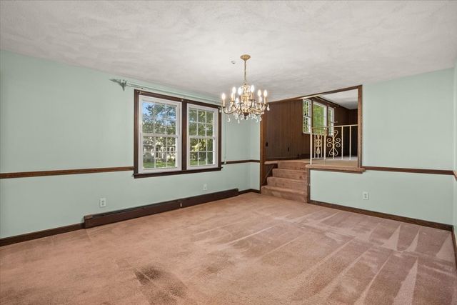 35 Bullard St, Walpole, MA 02081