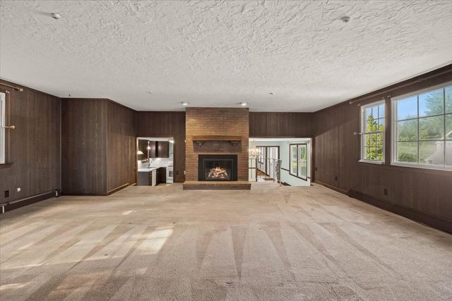 35 Bullard St, Walpole, MA 02081