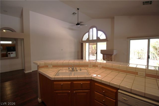 2146 Eaglepath Circle, Henderson, NV 89074