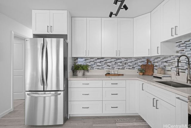 94-099 Waipahu Street A306, Waipahu, HI 96797