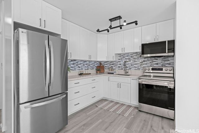 94-099 Waipahu Street A306, Waipahu, HI 96797