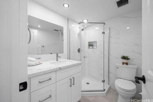 94-099 Waipahu Street A306, Waipahu, HI 96797