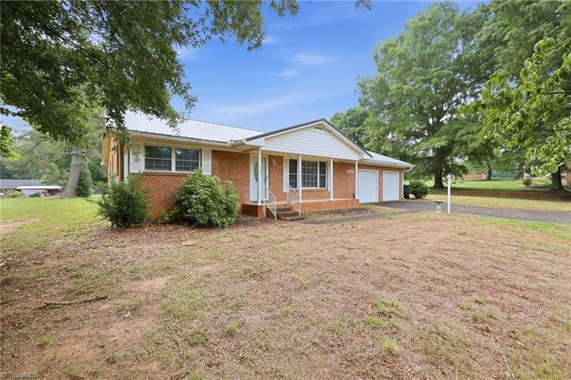 2969 Avalee Street, Walkertown, NC 27051