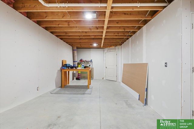 7901 S 24th Street, Bellevue, NE 68147