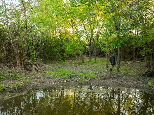 934 Everheart Road, Bells, TX 75414