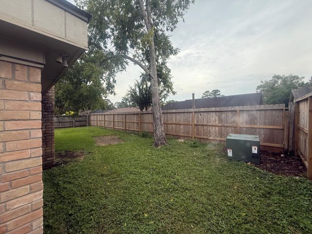 7839 Vernwood Street, Houston, TX 77040