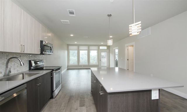 4819 Caroline Street 206, Houston, TX 77004