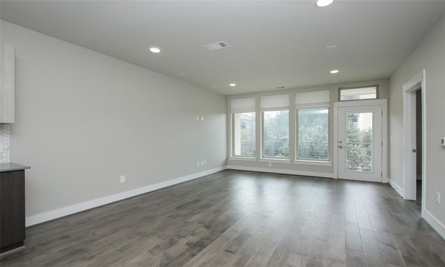 4819 Caroline Street 206, Houston, TX 77004