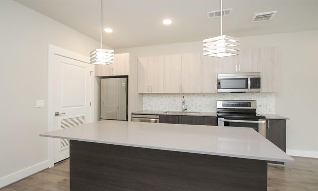 4819 Caroline Street 206, Houston, TX 77004