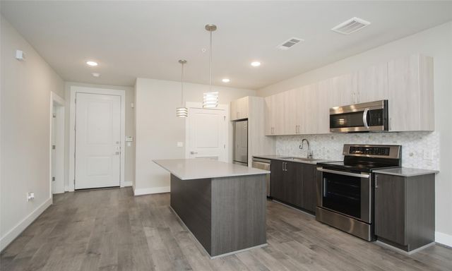 4819 Caroline Street 206, Houston, TX 77004