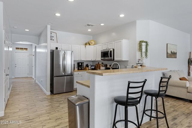 17292 W PINNACLE VISTA Drive, Surprise, AZ 85387