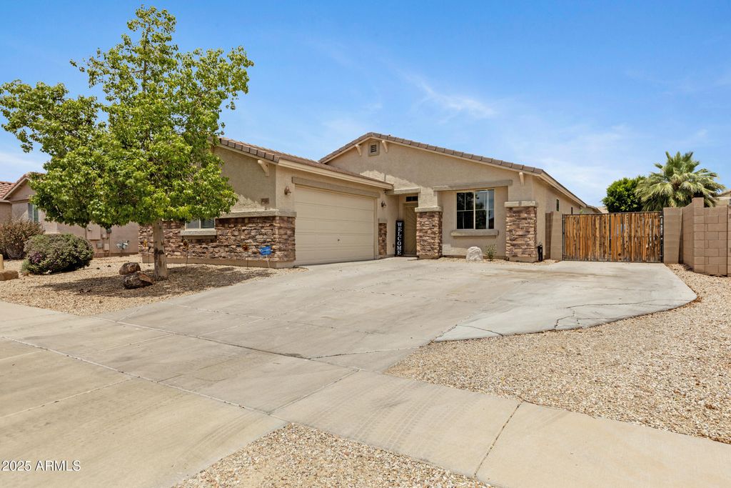 17292 W PINNACLE VISTA Drive, Surprise, AZ 85387