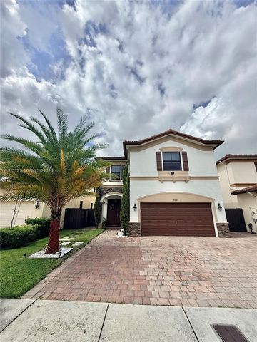 8640 NW 101st Pl, Doral, FL 33178