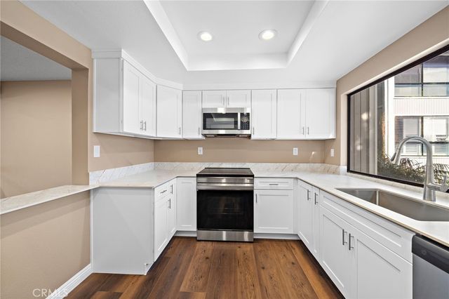 14 Baruna Court, Newport Beach, CA 92663