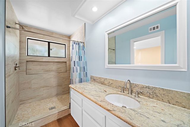 14 Baruna Court, Newport Beach, CA 92663