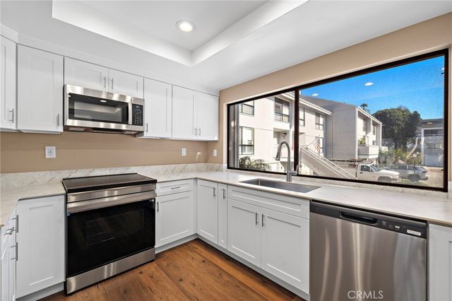 14 Baruna Court, Newport Beach, CA 92663