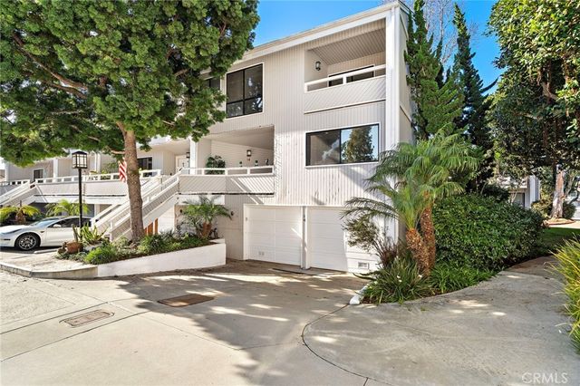 14 Baruna Court, Newport Beach, CA 92663