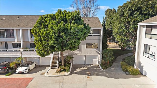 14 Baruna Court, Newport Beach, CA 92663