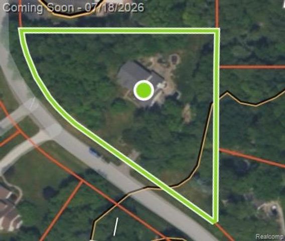 1815 Twin Lakes Boulevard, Oxford, MI 48371