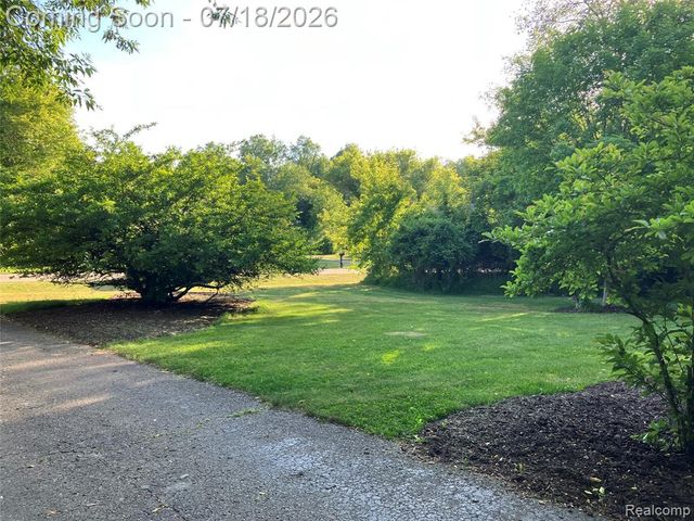 1815 Twin Lakes Boulevard, Oxford, MI 48371