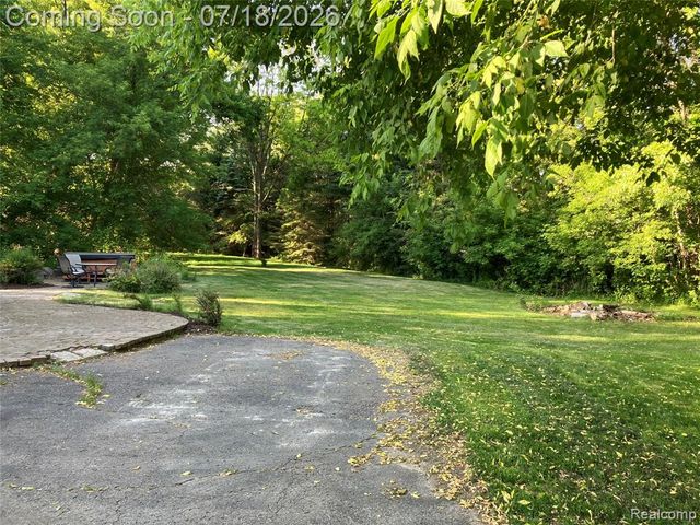 1815 Twin Lakes Boulevard, Oxford, MI 48371