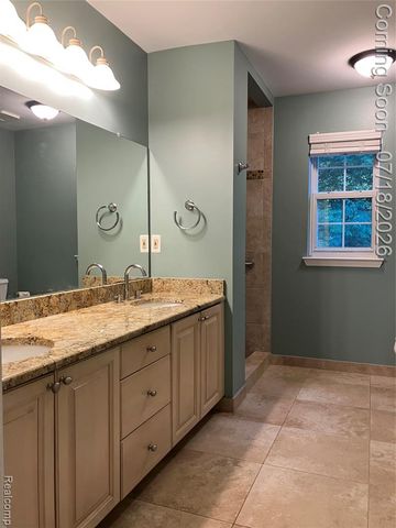 1815 Twin Lakes Boulevard, Oxford, MI 48371
