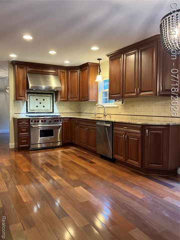 1815 Twin Lakes Boulevard, Oxford, MI 48371
