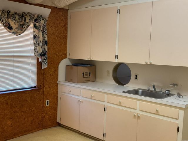 1324 Edgemont, Greers Ferry, AR 72067