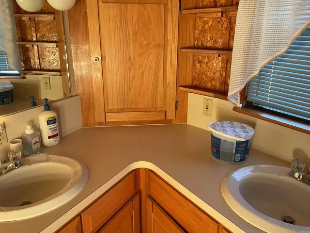 1324 Edgemont, Greers Ferry, AR 72067