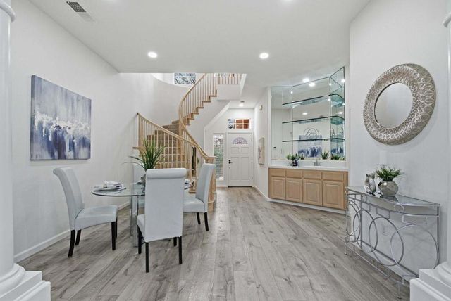 2207 Vizcaya Circle, Campbell, CA 95008