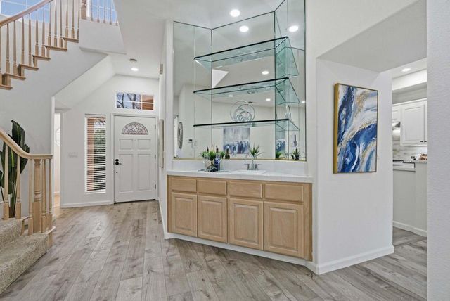 2207 Vizcaya Circle, Campbell, CA 95008