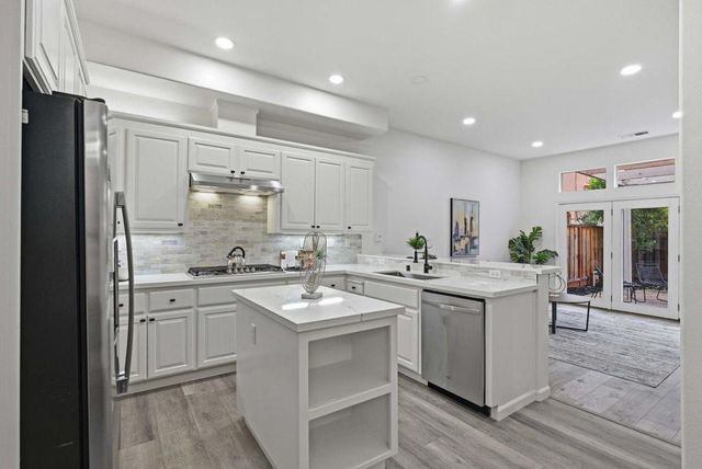 2207 Vizcaya Circle, Campbell, CA 95008