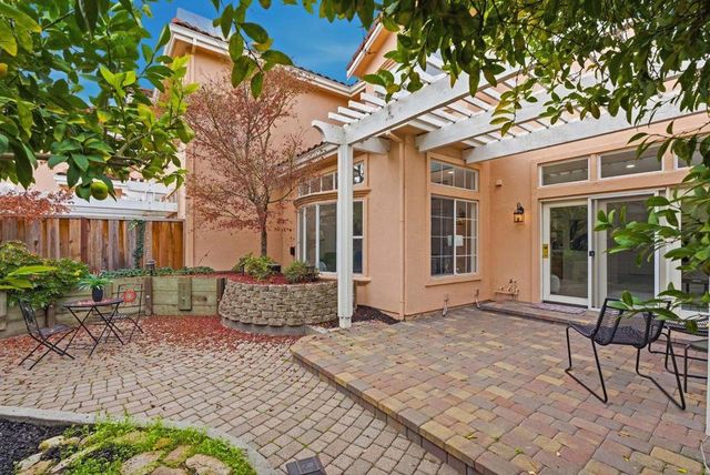 2207 Vizcaya Circle, Campbell, CA 95008