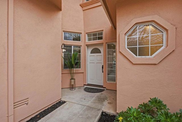 2207 Vizcaya Circle, Campbell, CA 95008