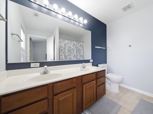 601 Greystone Lane, Bolingbrook, IL 60440