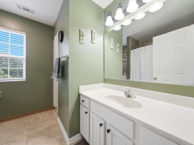 601 Greystone Lane, Bolingbrook, IL 60440