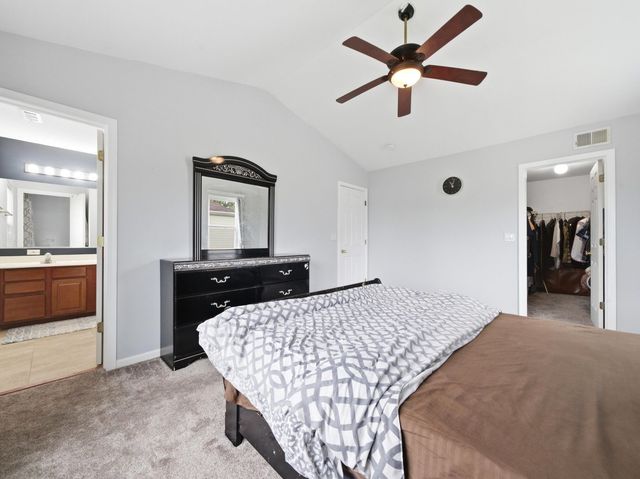 601 Greystone Lane, Bolingbrook, IL 60440