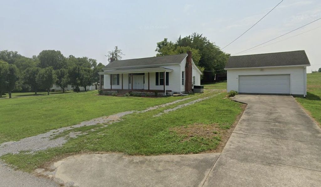 310 High St, Alexandria, TN 37012