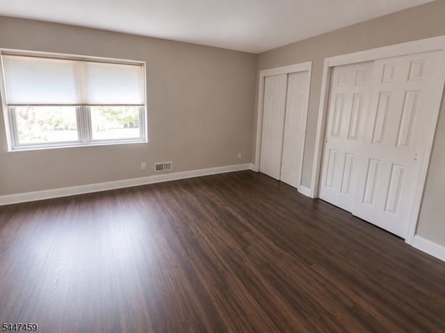 5006 N Oaks Blvd, North Brunswick Twp., NJ 08902