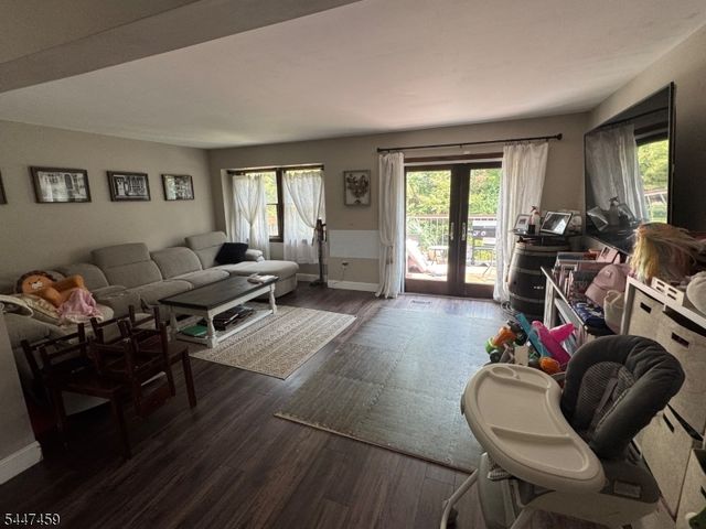 5006 N Oaks Blvd, North Brunswick Twp., NJ 08902