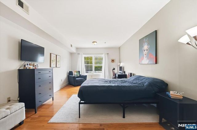 902 N 5th Street 207, Newark, NJ 07107