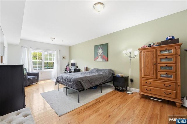 902 N 5th Street 207, Newark, NJ 07107