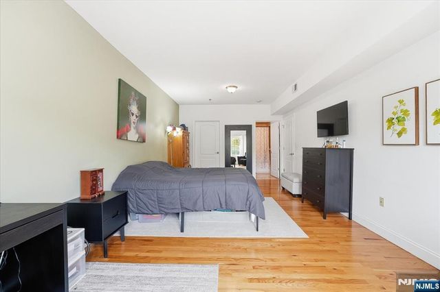 902 N 5th Street 207, Newark, NJ 07107