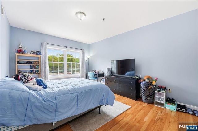 902 N 5th Street 207, Newark, NJ 07107