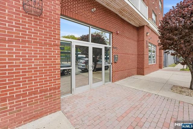 902 N 5th Street 207, Newark, NJ 07107