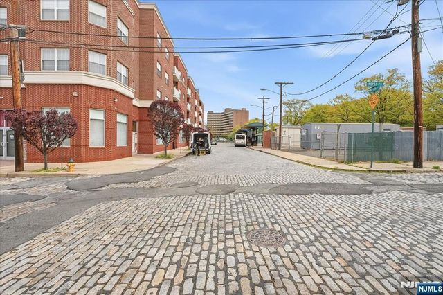 902 N 5th Street 207, Newark, NJ 07107