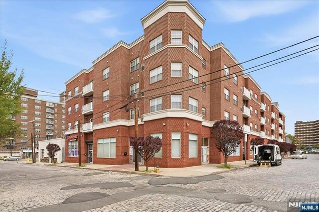 902 N 5th Street 207, Newark, NJ 07107