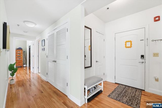 902 N 5th Street 207, Newark, NJ 07107